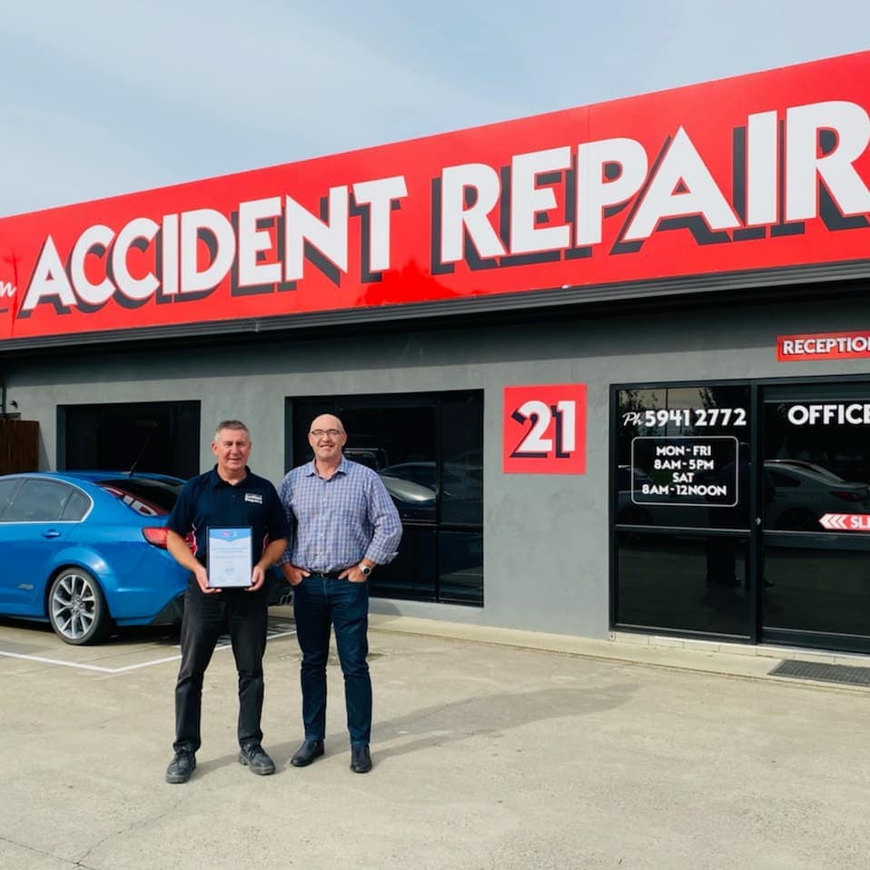 Pakenham Accident Repairs team