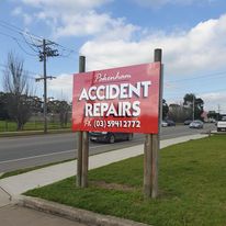 Pakenham Accident Repairs advertisement banner